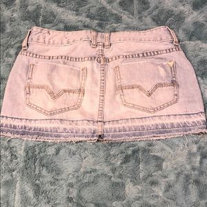 Guess light wash denim skirt. Sz 26.